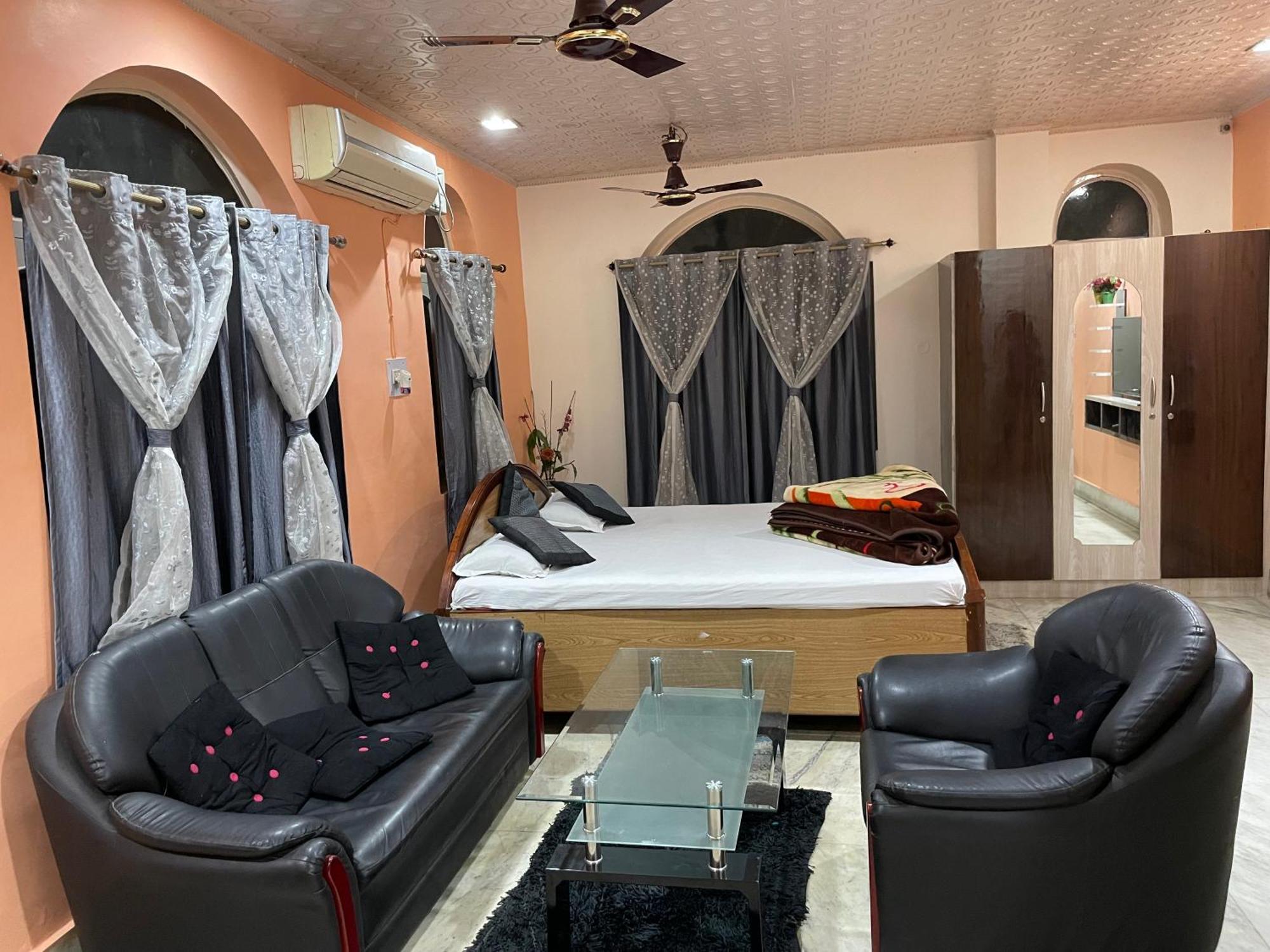 מוזאפרפור Hotel Swarg International מראה חיצוני תמונה